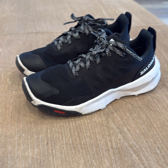 Kids Salomon trail shoe - Picture 3 of 5